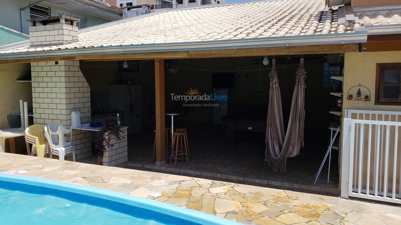 Casa para alquiler de vacaciones em Guaratuba (Praia Central)