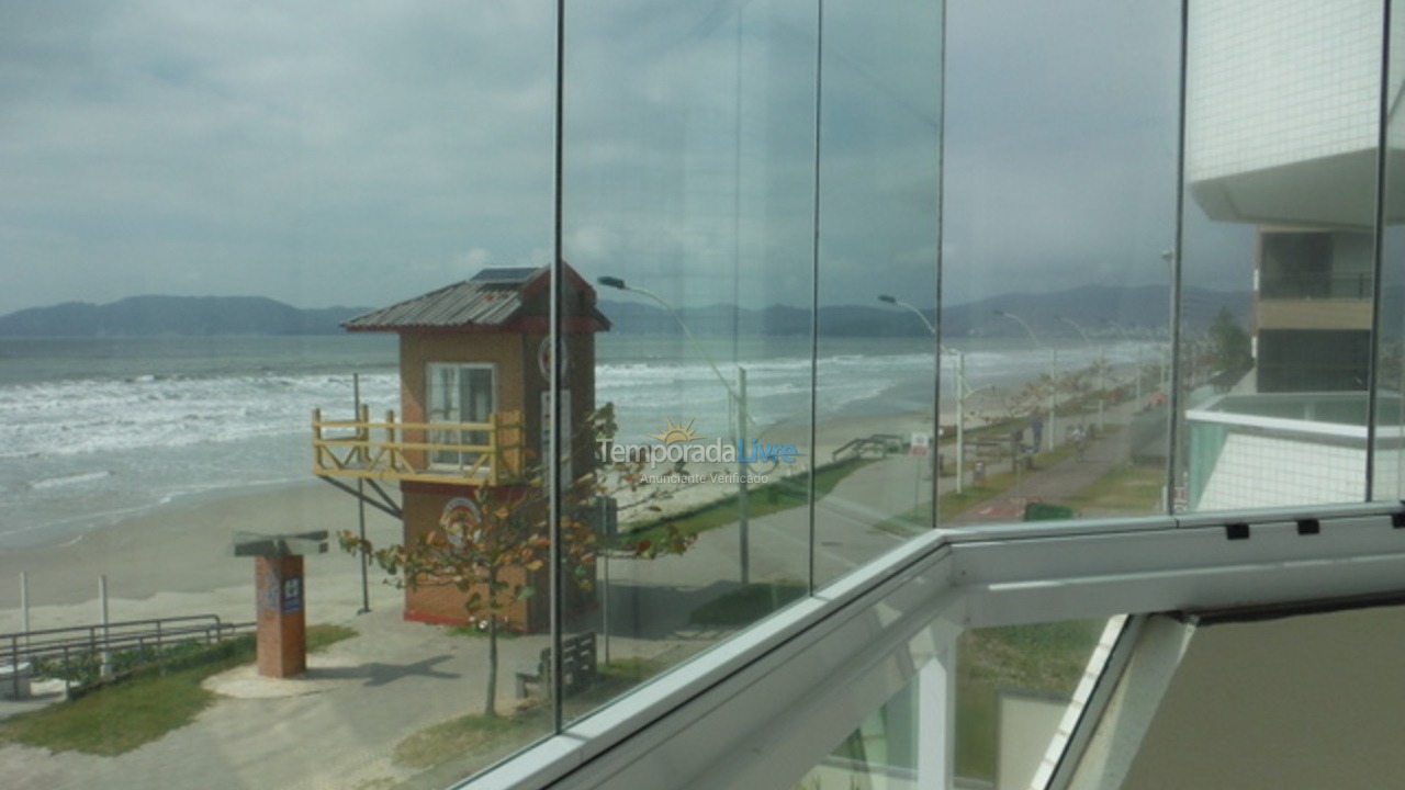 Apartamento para aluguel de temporada em Itapema (Meia Praia)