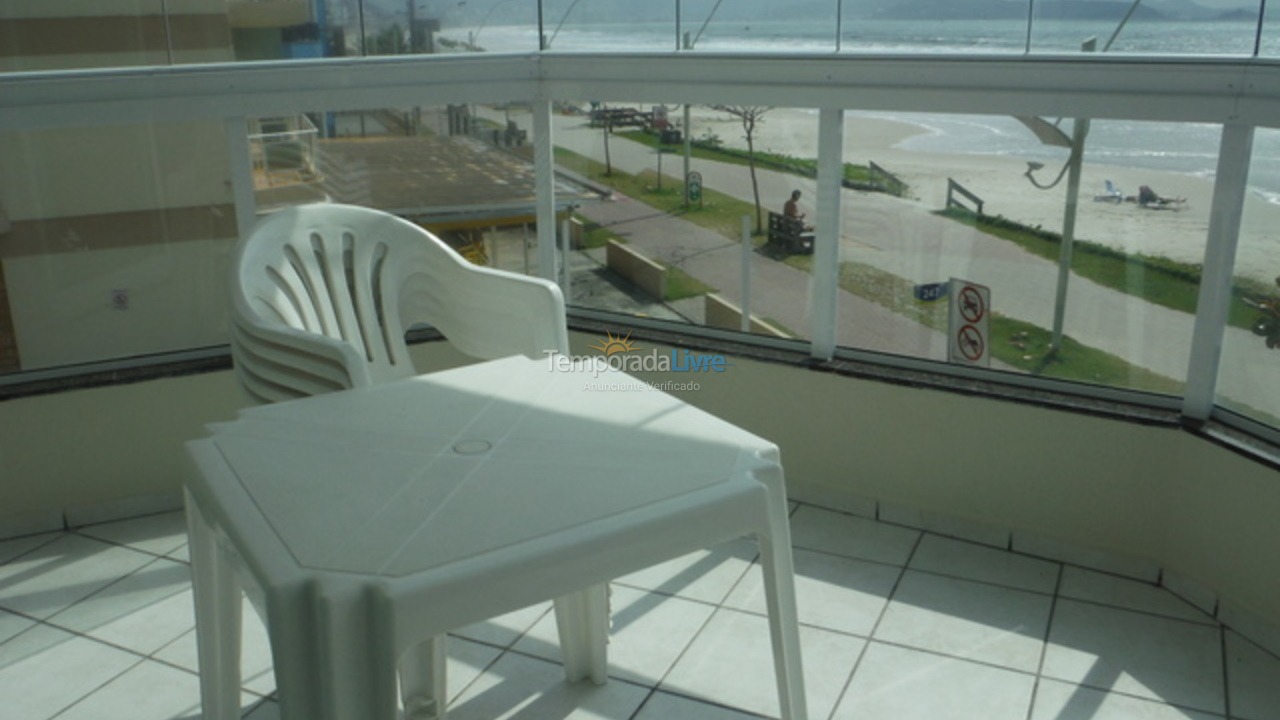 Apartamento para aluguel de temporada em Itapema (Meia Praia)