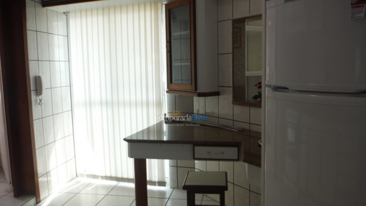 Apartamento para aluguel de temporada em Itapema (Meia Praia)