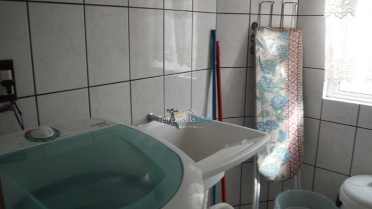 Apartamento para aluguel de temporada em Itapema (Meia Praia)