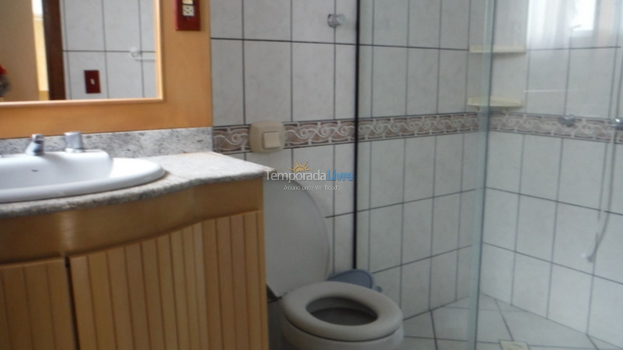 Apartamento para aluguel de temporada em Itapema (Meia Praia)