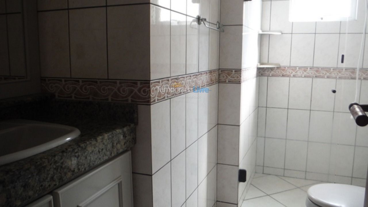 Apartamento para aluguel de temporada em Itapema (Meia Praia)