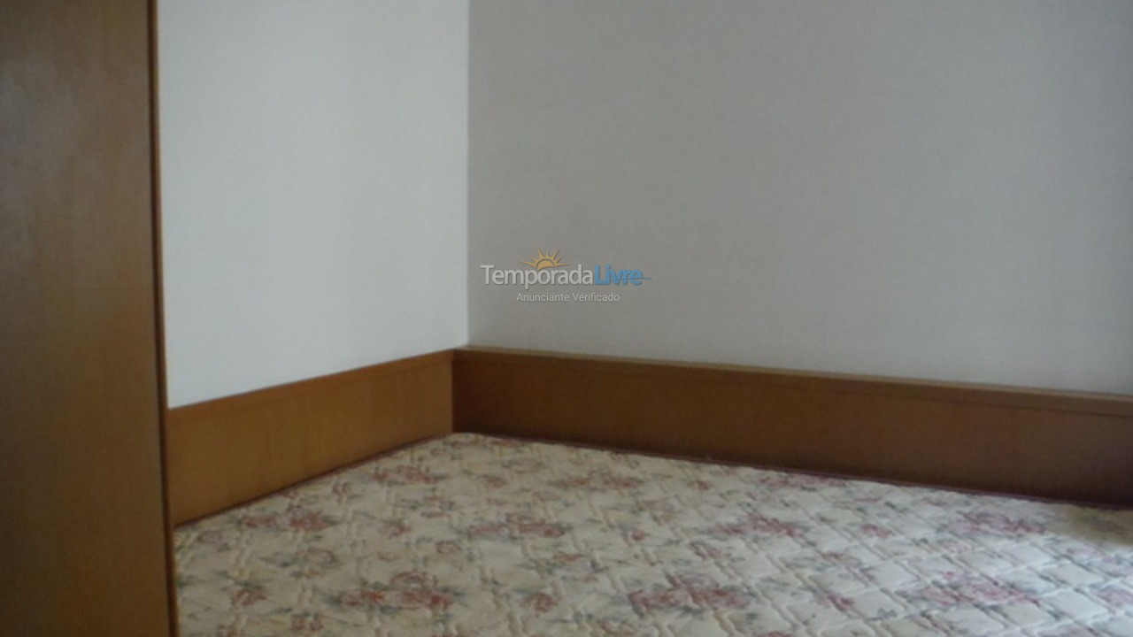 Apartamento para aluguel de temporada em Itapema (Meia Praia)