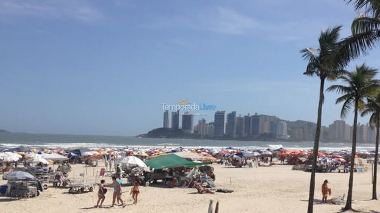 Apartamento para aluguel de temporada em Guarujá (Pitangueiras)