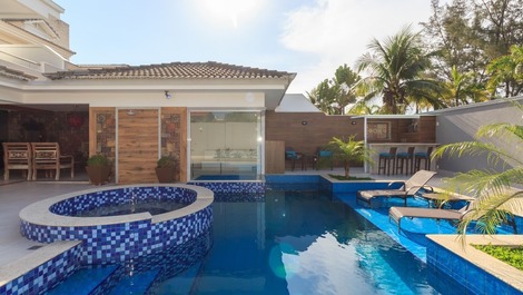 MANSÃO MODERNA NA PRAIA DA BARRA DA TIJUCA