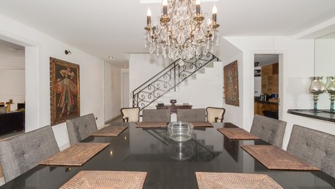 MANSÃO MODERNA NA PRAIA DA BARRA DA TIJUCA