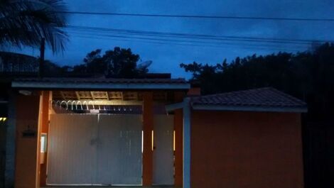 Casa Para Temporada e Fim de Semana - WIFI 4 Suites AR Condicionado