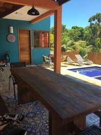 Casas com ar, piscina e área gourmet de frente pra Mucuge 8 Pessoas