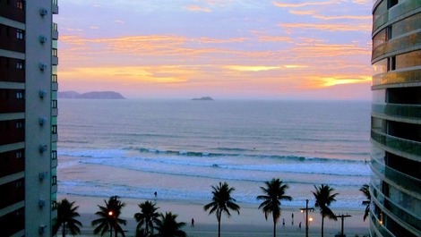 Apartamento para alugar em Guarujá - Astúrias