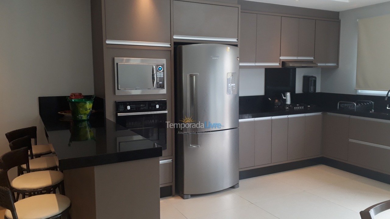 Casa para aluguel de temporada em São Francisco do Sul (Enseada)