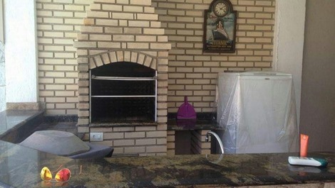 Churrasqueira/geladeira