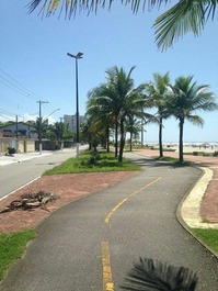 Calçadão em frente da rua 