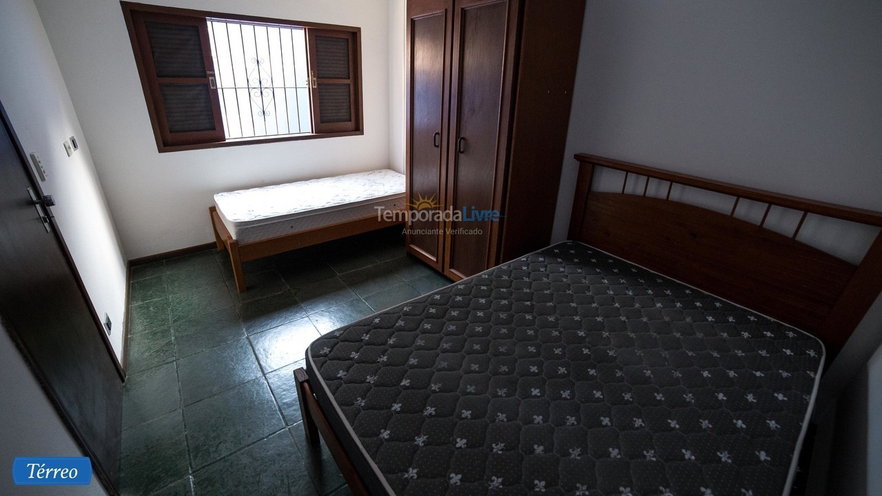 Casa para aluguel de temporada em Ubatuba (Enseada)