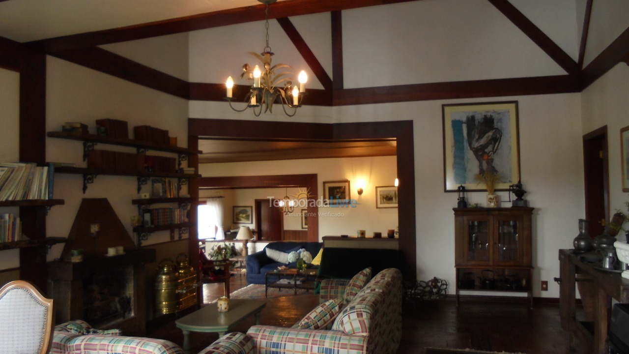 Casa para alquiler de vacaciones em Campos do Jordão (Capivari)