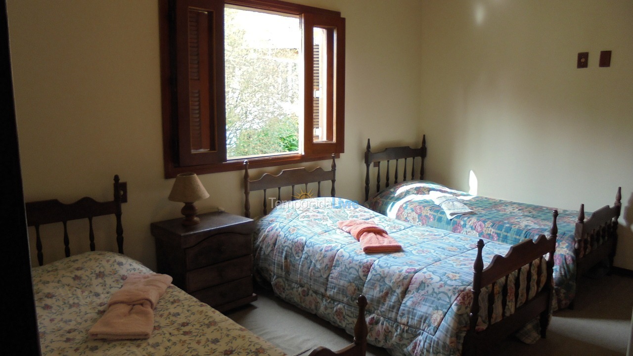 Casa para alquiler de vacaciones em Campos do Jordão (Capivari)