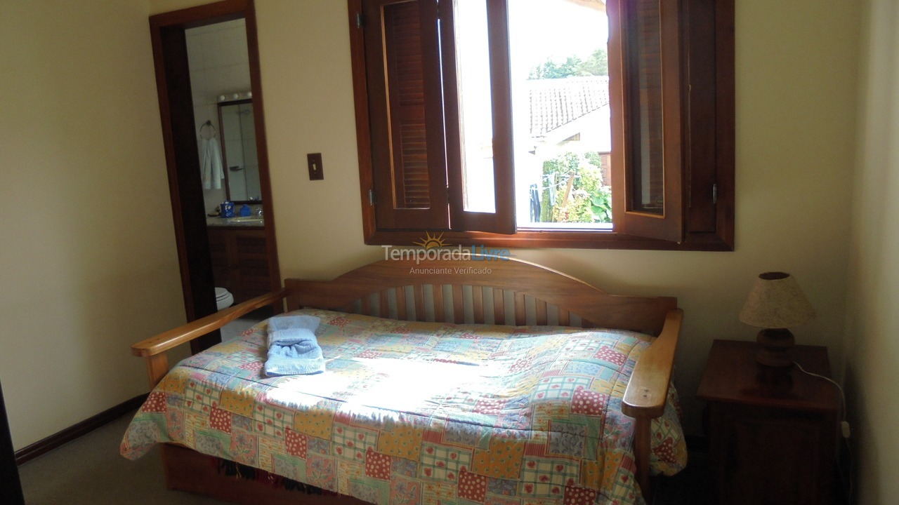 Casa para alquiler de vacaciones em Campos do Jordão (Capivari)