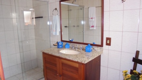 banheiro sa suite girassol