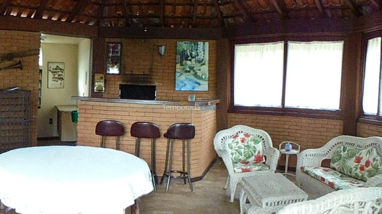 Casa para alquiler de vacaciones em Campos do Jordão (Capivari)