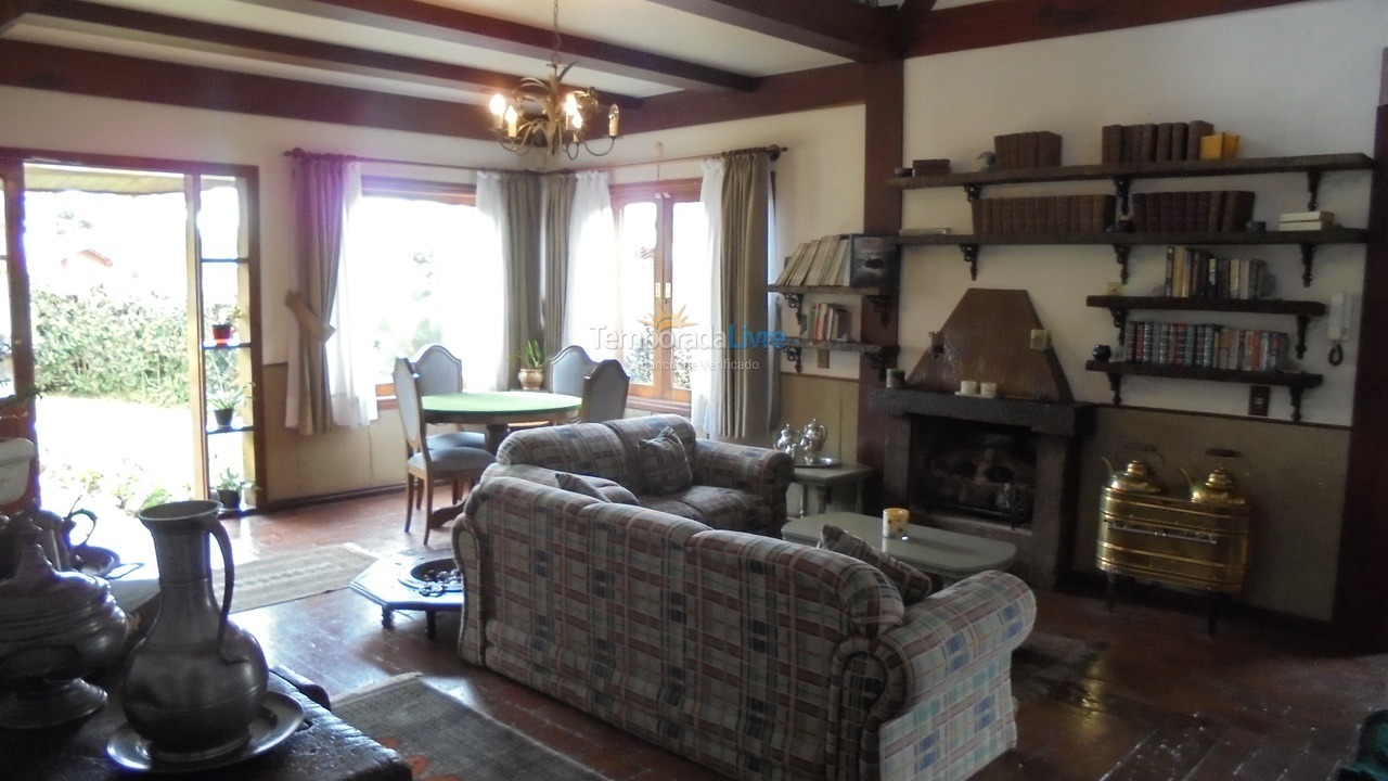 Casa para alquiler de vacaciones em Campos do Jordão (Capivari)