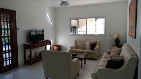 Beautiful House on São Lourenço Beach- Next to the Sea- 12 People