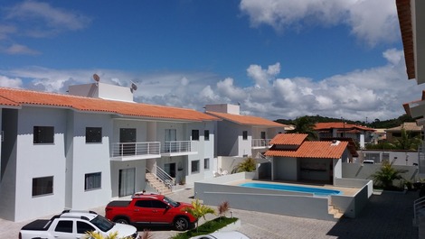 Ótimo apto de 2/4 na praia de Taperapuã, Porto Seguro - BA.