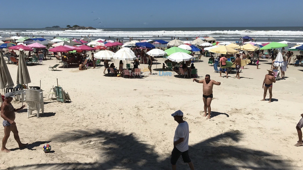 Apartamento para aluguel de temporada em Guarujá (Pitangueiras)