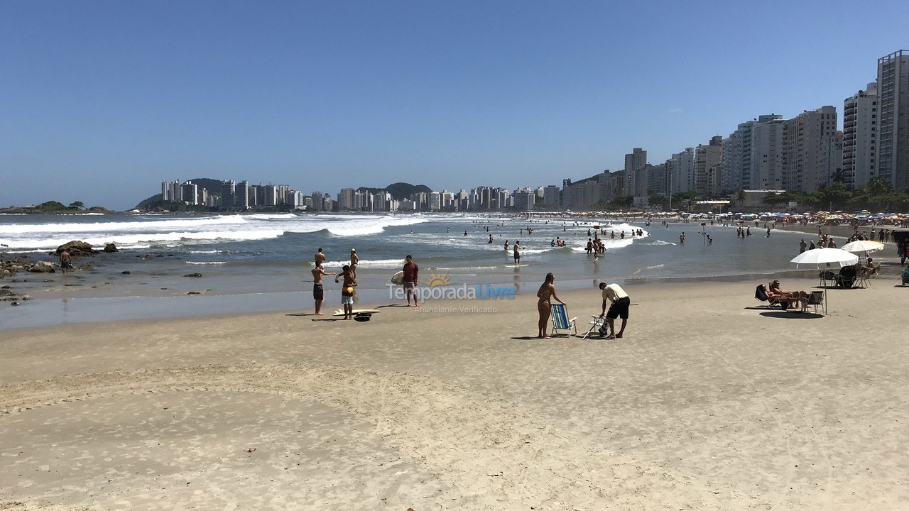 Apartamento para aluguel de temporada em Guarujá (Pitangueiras)