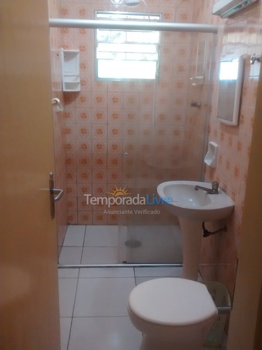 Casa para aluguel de temporada em Guarujá (Guaiúba)