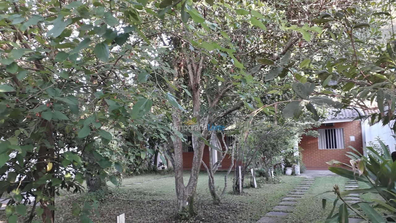 Casa para aluguel de temporada em Guarujá (Guaiúba)