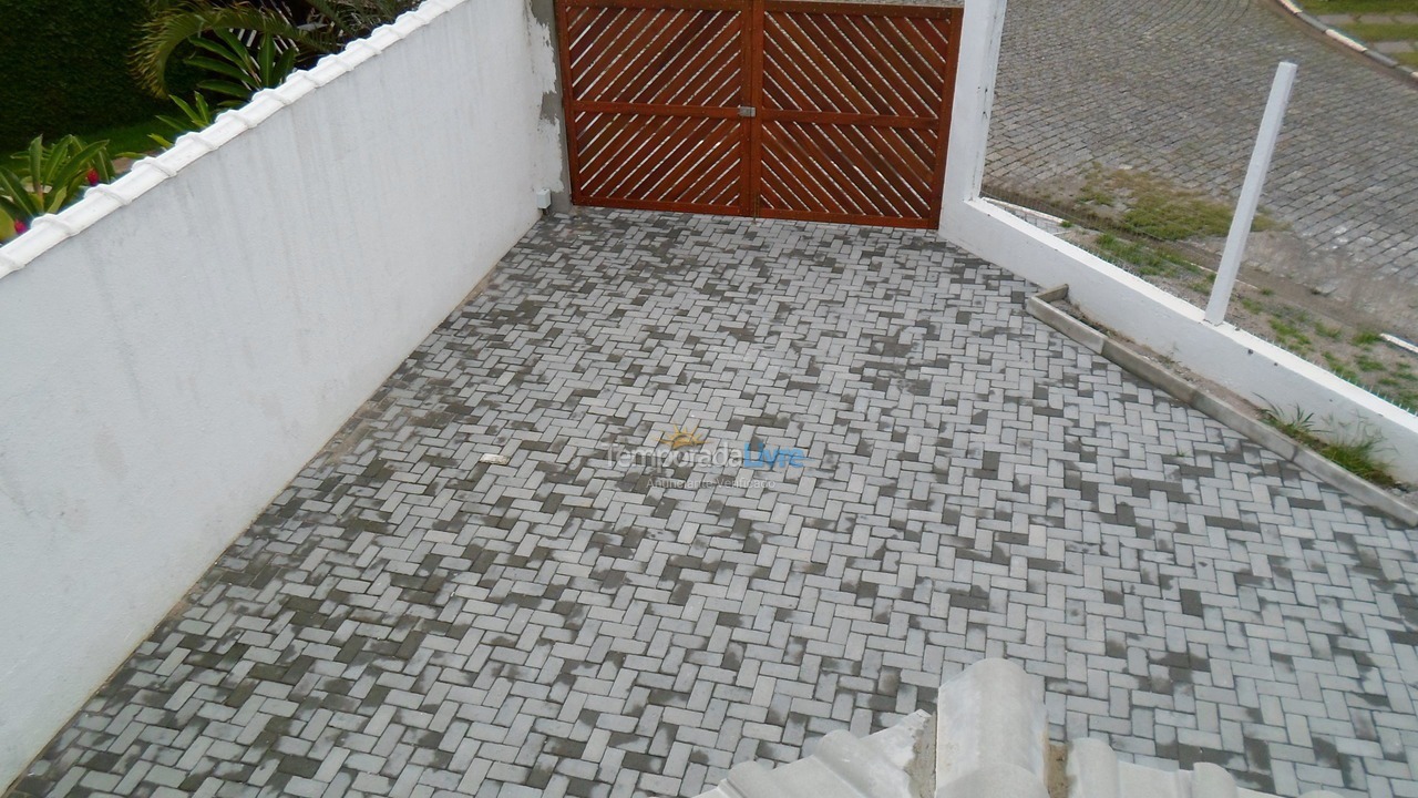 Casa para aluguel de temporada em Bertioga (Praia de Guaratuba)