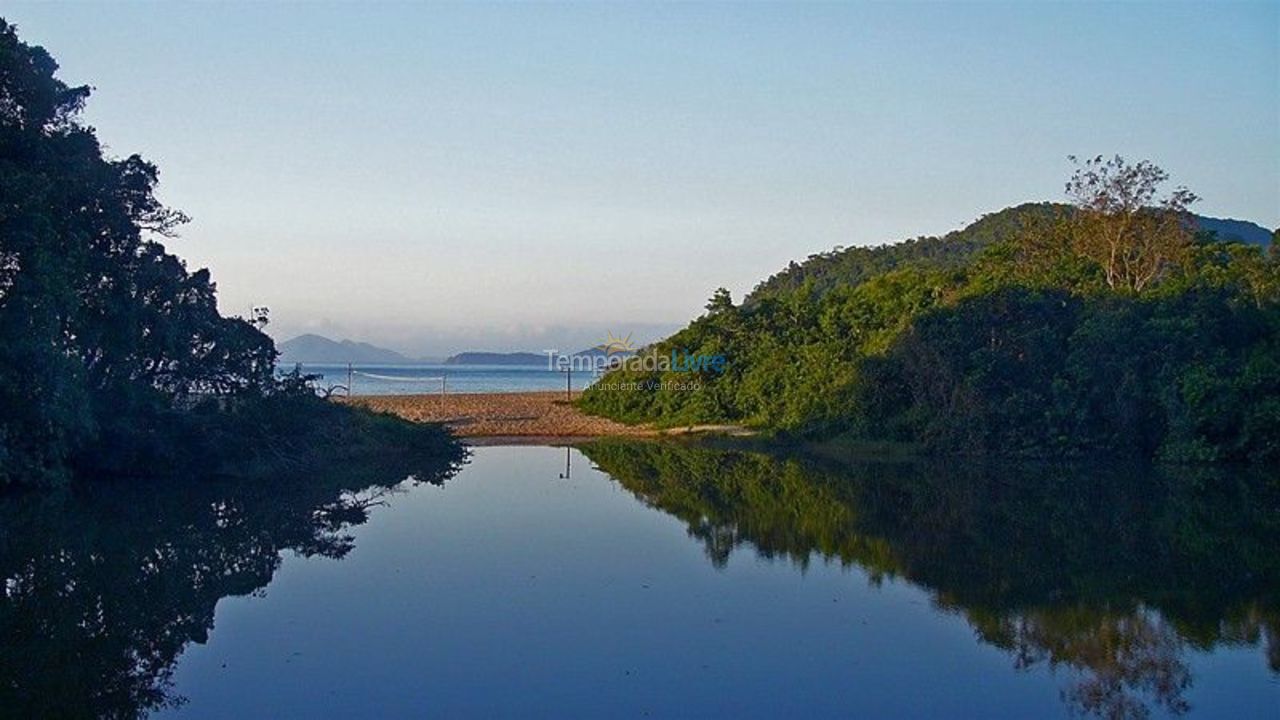 Casa para alquiler de vacaciones em Ubatuba (Praia Prumirim)