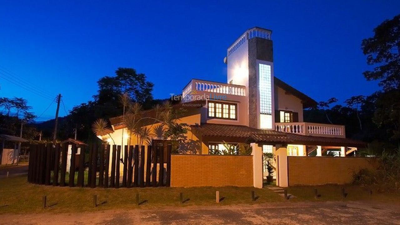 Casa para alquiler de vacaciones em Ubatuba (Praia Prumirim)