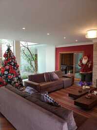 SÍTIO ALTO PADRÃO EM ÁGUAS DE SÃO PEDRO