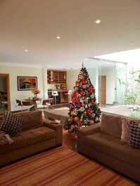 SÍTIO ALTO PADRÃO EM ÁGUAS DE SÃO PEDRO