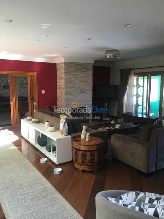 Chácara / sítio para aluguel de temporada em águas de São Pedro (Vertentes das águas)