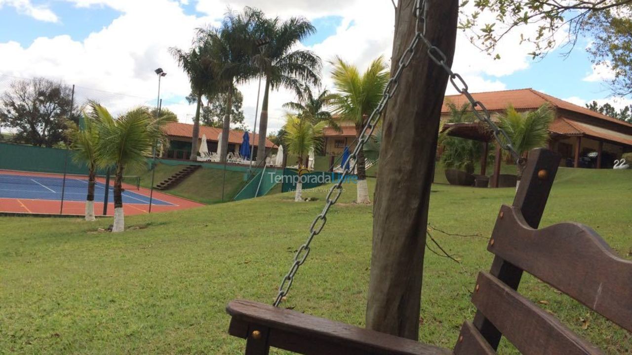 Chácara / sítio para aluguel de temporada em águas de São Pedro (Vertentes das águas)