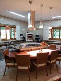 SÍTIO ALTO PADRÃO EM ÁGUAS DE SÃO PEDRO