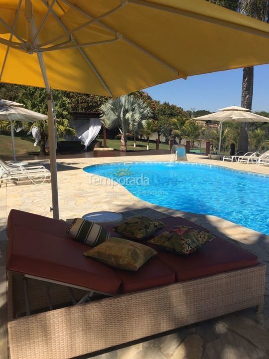 Chácara / sítio para aluguel de temporada em águas de São Pedro (Vertentes das águas)