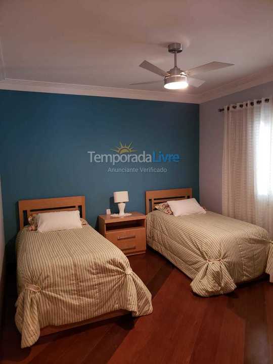 Chácara / sítio para aluguel de temporada em águas de São Pedro (Vertentes das águas)