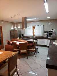 SÍTIO ALTO PADRÃO EM ÁGUAS DE SÃO PEDRO