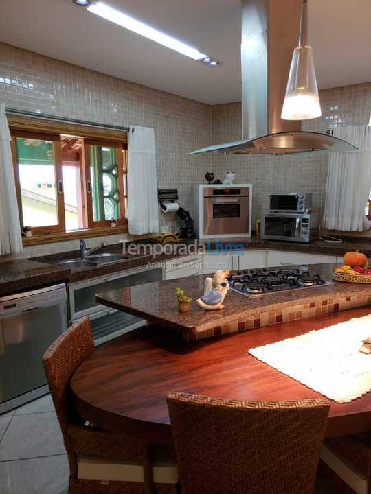 Chácara / sítio para aluguel de temporada em águas de São Pedro (Vertentes das águas)