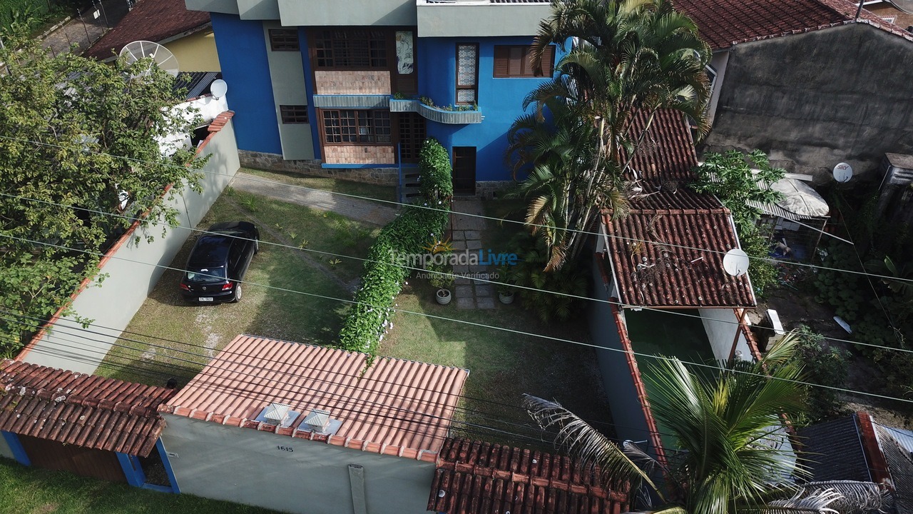 Casa para aluguel de temporada em Ubatuba (Enseada)
