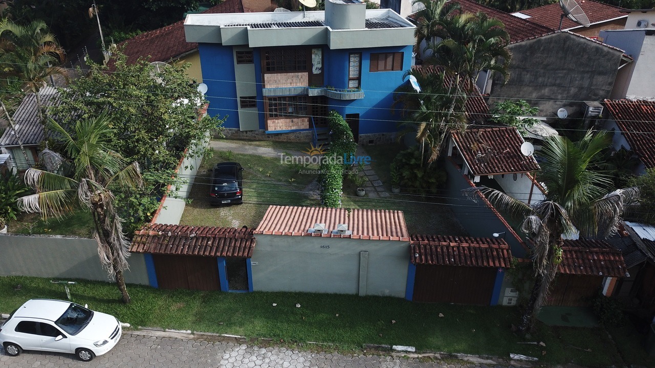 Casa para aluguel de temporada em Ubatuba (Enseada)