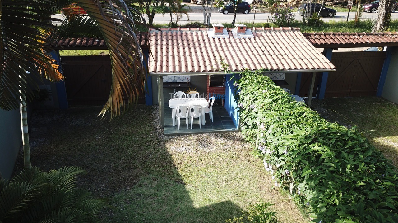 Casa para aluguel de temporada em Ubatuba (Enseada)