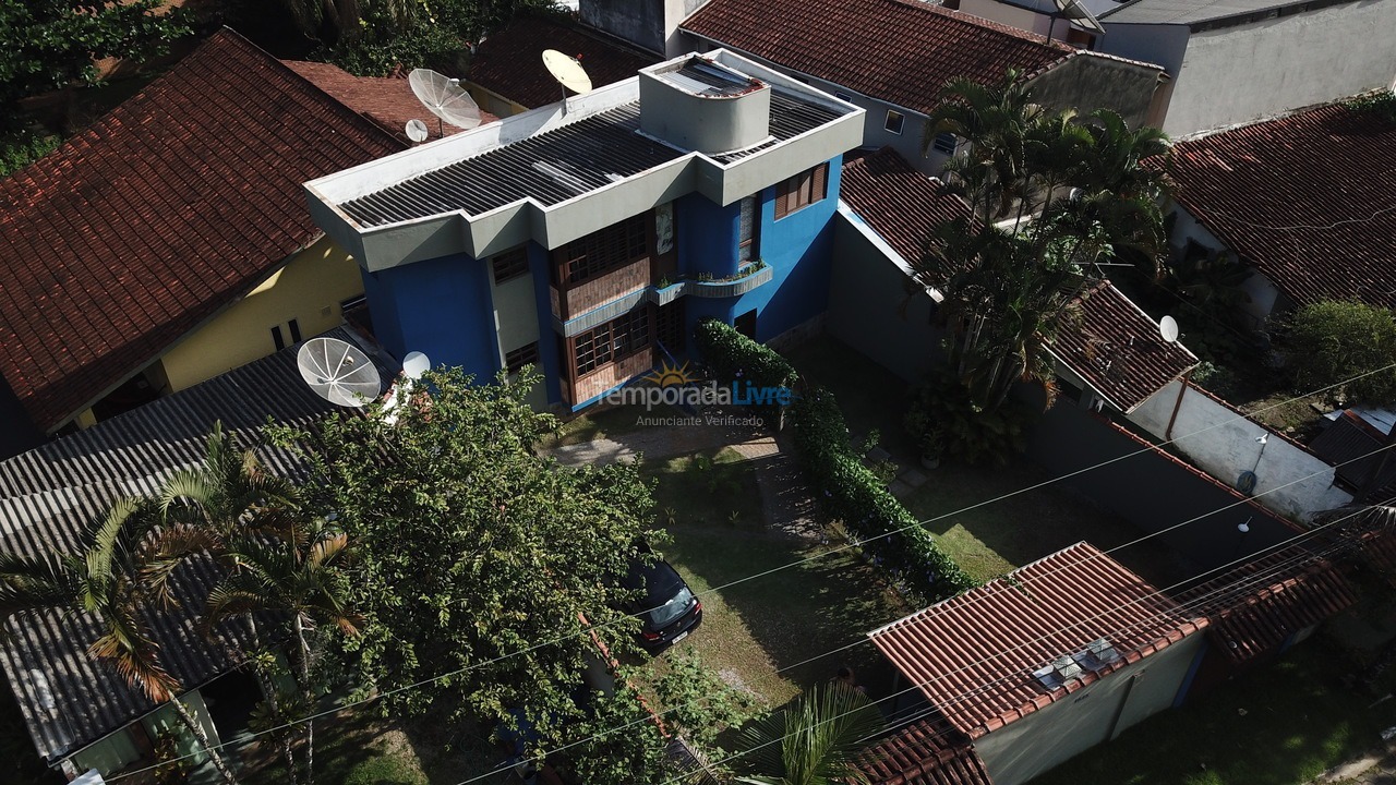 Casa para aluguel de temporada em Ubatuba (Enseada)