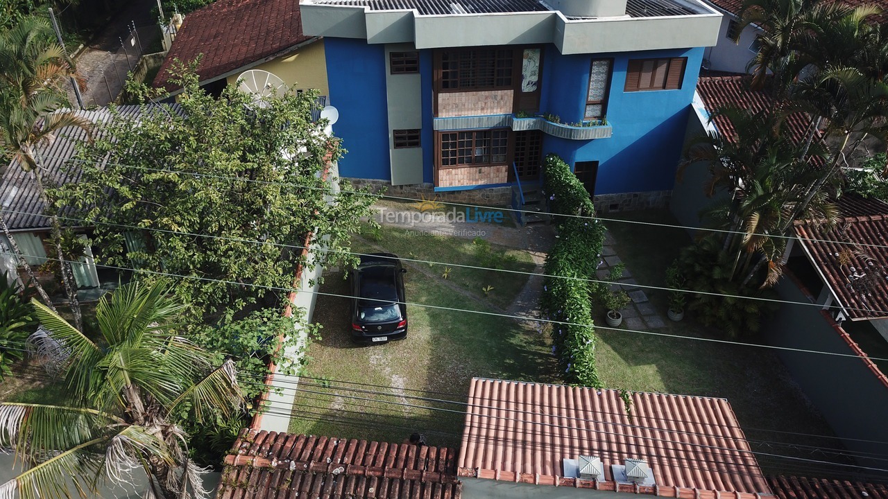 Casa para aluguel de temporada em Ubatuba (Enseada)