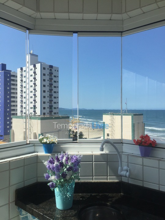 Apartamento para aluguel de temporada em Praia Grande (Praia do Caiçara)