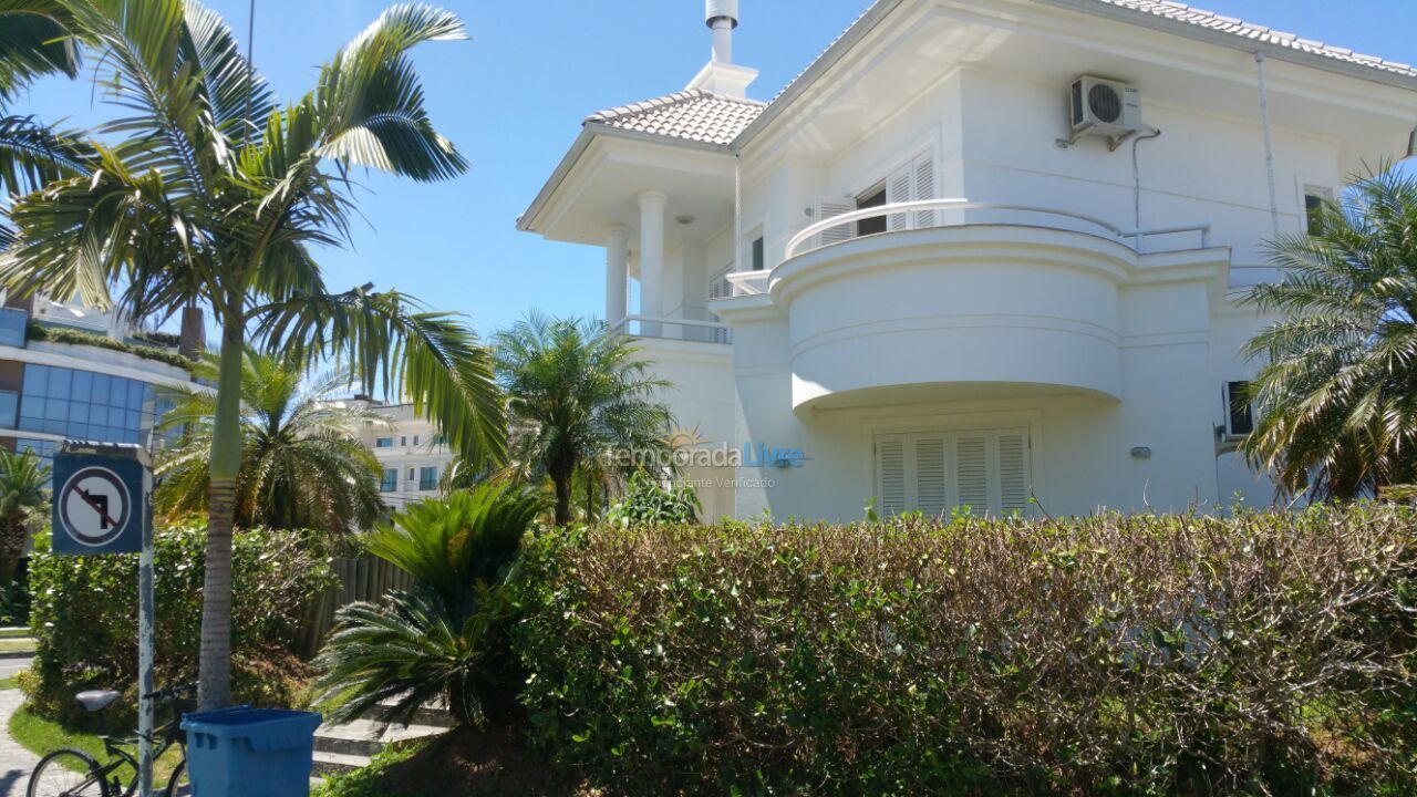 Casa para aluguel de temporada em Florianopolis (Jurerê Internacional)