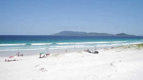 VACANTE PARA CARNAVAL - Apartamento frente a Praia do Peró, 1 suite, 5 personas